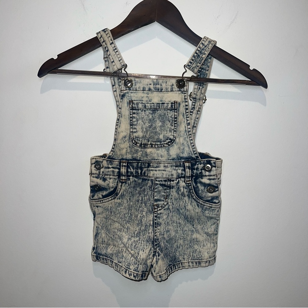Chillipop Girls Size 5 Acid Wash Short Overalls GUC Stretchy Adjustable Strap